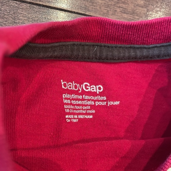Gap Kids Red Playtime Favorites shirt - Picture 3 of 4
